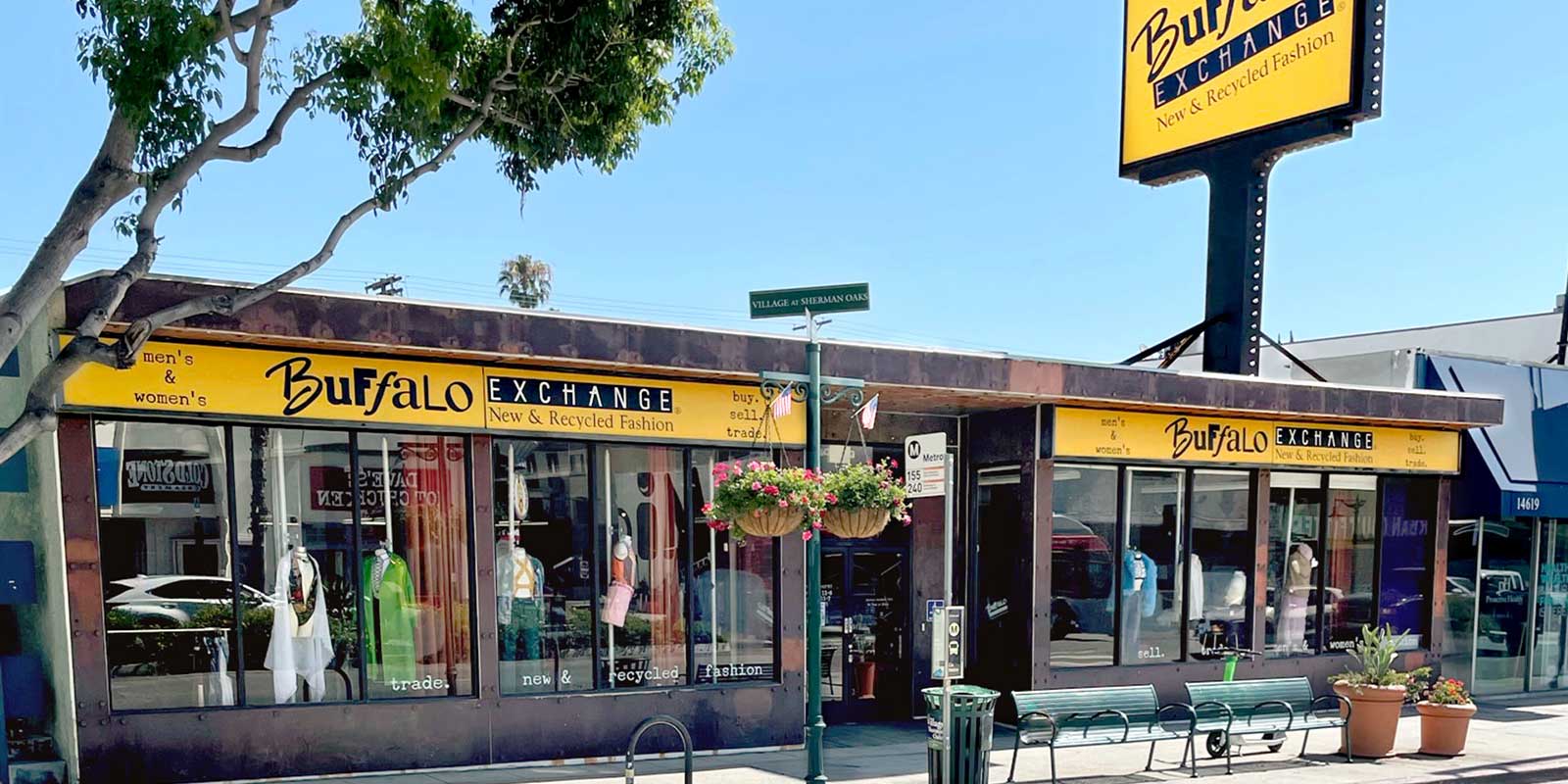 Exterior of Buffalo Exchange Los Angeles, Sherman Oaks