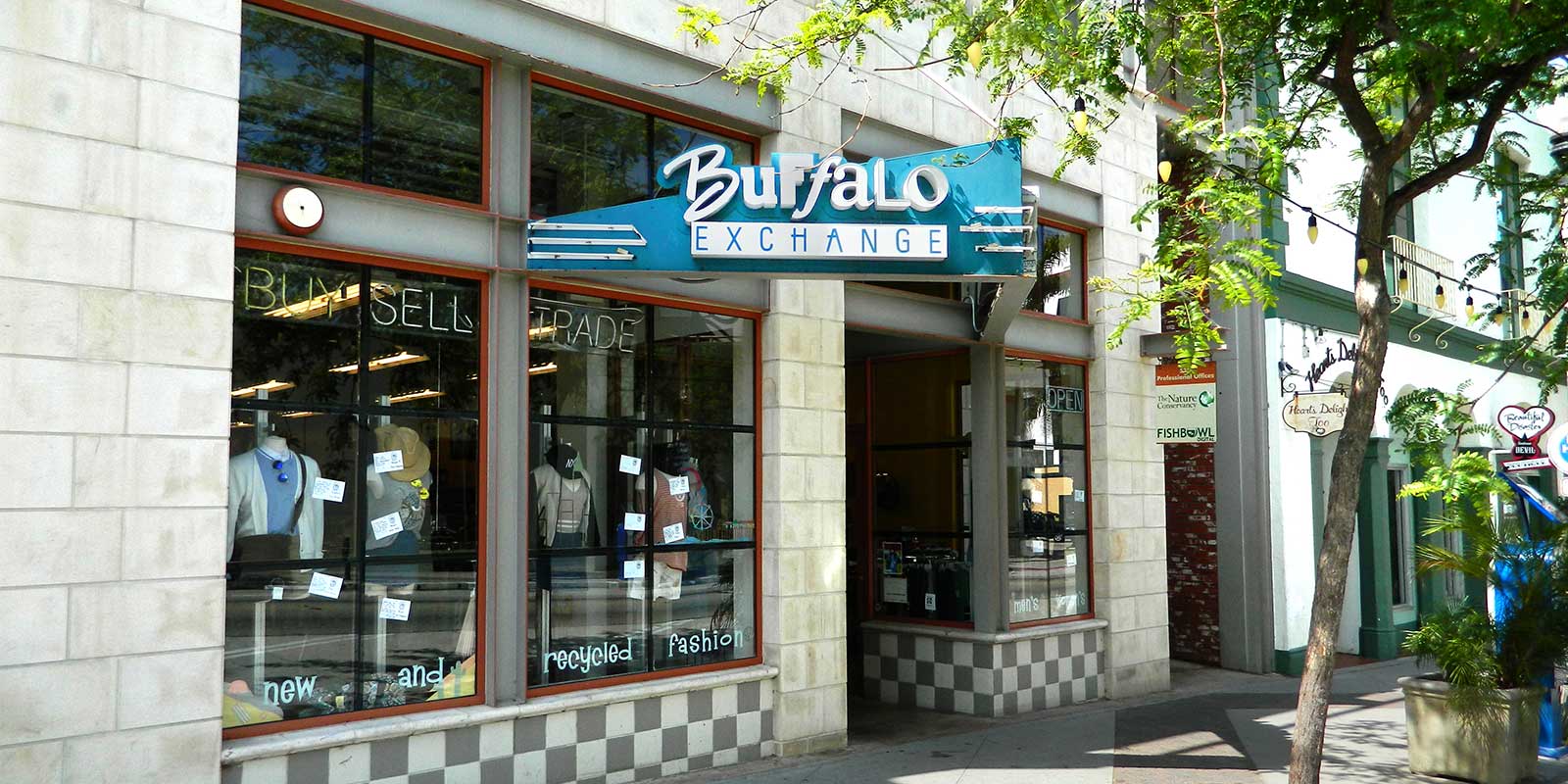 Exterior of Buffalo Exchange Ventura