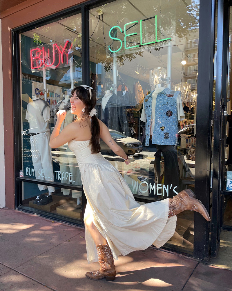 tip1 Person outside of Buffalo Exchange