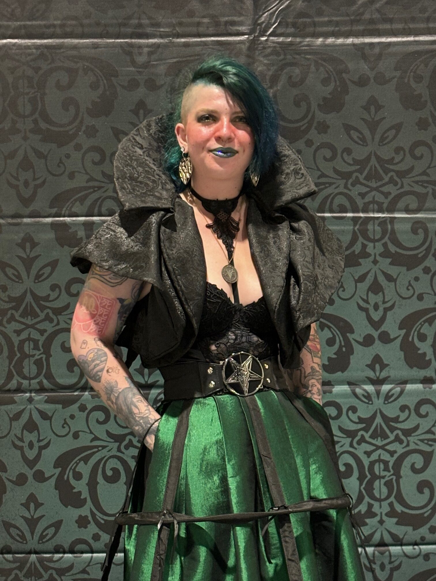 image6 Employee Gwenyvere in gothic style dress